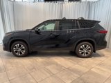 Used 2023 Toyota Highlander XLE image 2