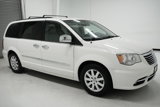 Used 2011 Chrysler Town & Country Touring-L image 3