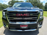 Used 2022 GMC Yukon SLT w/ SLT Premium Package image 2
