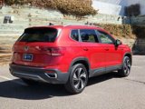 Certified 2024 Volkswagen Taos SE image 3