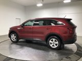 Used 2022 Kia Sorento LX image 4