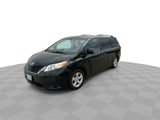 Used 2012 Toyota Sienna LE image 4