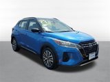 Used 2023 Nissan Kicks SR image 3