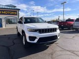 Used 2023 Jeep Grand Cherokee Laredo image 2