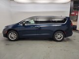 New 2025 Chrysler Pacifica Select image 4
