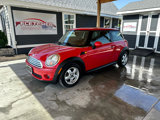 Used 2010 MINI Cooper Hardtop image 2