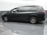Used 2022 Chrysler Pacifica Touring image 3