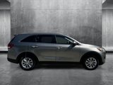 Used 2017 Kia Sorento LX w/ LX Convenience Package image 4
