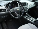 Used 2019 Chevrolet Equinox LT image 3