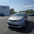 Used 2017 Chrysler Pacifica Touring image 2