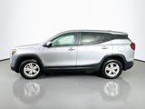 Used 2024 GMC Terrain SLE image 4