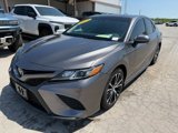 Used 2018 Toyota Camry SE image 2