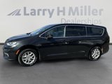 Certified 2023 Chrysler Pacifica Touring-L image 5