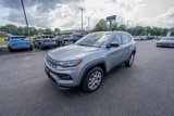 Used 2022 Jeep Compass Latitude image 3