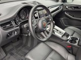 Certified 2024 Porsche Macan image 4