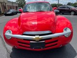 Used 2004 Chevrolet SSR w/ Preferred Equipment Group image 2