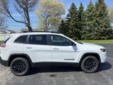 Used 2023 Jeep Cherokee Altitude Lux image 2