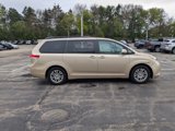 Used 2013 Toyota Sienna XLE image 4