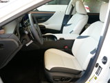New 2025 Lexus ES 300h w/ Premium Package image 2