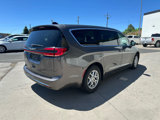Used 2023 Chrysler Pacifica Touring-L image 6