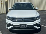 Used 2022 Volkswagen Tiguan SE w/ Panoramic Sunroof Package image 2