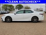 Used 2022 Toyota Camry SE image 3