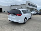 Used 2018 Chrysler Pacifica Touring-L image 5