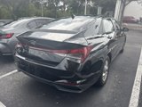 Used 2021 Hyundai Elantra SE image 2
