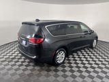 Used 2022 Chrysler Voyager LX image 3
