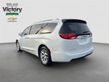 Used 2018 Chrysler Pacifica Touring-L w/ Tire & Wheel Group image 4