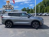 Used 2024 Mitsubishi Outlander SE image 2