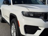 Used 2023 Jeep Grand Cherokee Laredo image 2