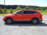 Used 2018 Volkswagen Tiguan SE w/ Panoramic Sunroof Package image 2