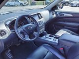 Used 2020 Nissan Pathfinder SL image 3