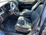 Used 2019 Toyota Highlander XLE image 3