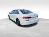 Used 2022 Volkswagen Passat 2.0T image 3