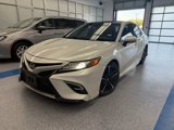 Used 2018 Toyota Camry XSE image 2