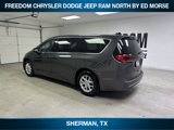 Used 2023 Chrysler Pacifica Touring-L image 3