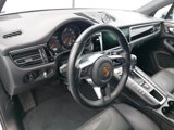 Certified 2021 Porsche Macan image 4