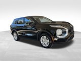 Used 2024 Mitsubishi Outlander ES image 2