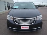 Used 2014 Chrysler Town & Country Touring-L image 3