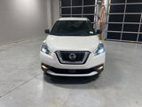 Used 2020 Nissan Kicks SR image 2