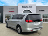 Used 2023 Chrysler Voyager LX image 4