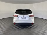 Used 2015 Toyota Highlander LE image 5