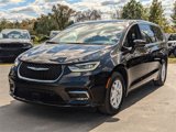 New 2025 Chrysler Pacifica Select image 4