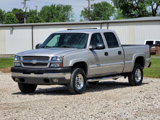 Used 2004 Chevrolet Silverado 2500 LS w/ Heavy-Duty Power Package image 2