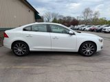 Used 2017 Volvo S60 T5 Inscription image 3