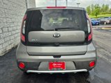Used 2017 Kia Soul + image 5