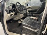 Used 2022 Chrysler Pacifica Touring-L image 3