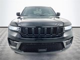 Used 2023 Jeep Grand Cherokee Altitude image 2